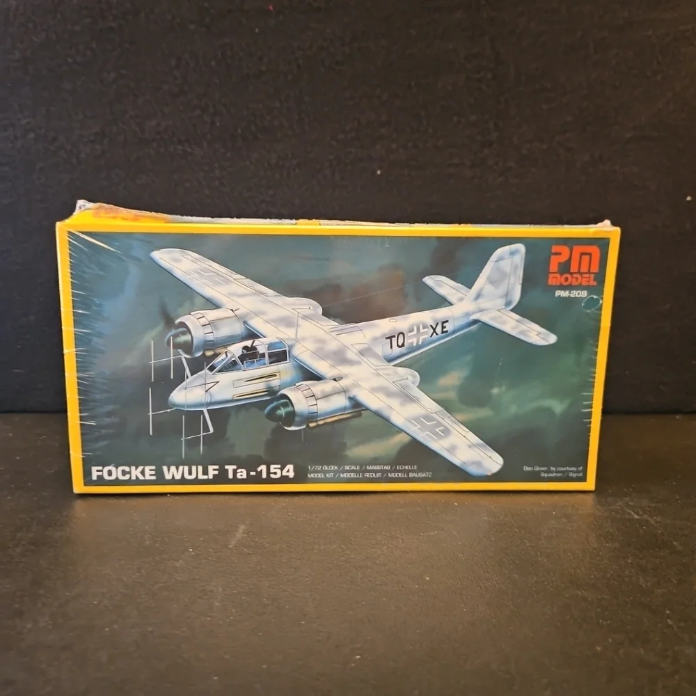 Vintage PM Model Focke-Wulf Ta-154 Airlane‎ Model Kit PM-209 Sealed